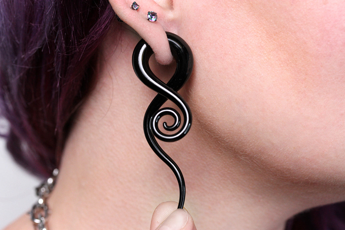 Black Glass Twisting Hanger Plugs (Pair) - G061