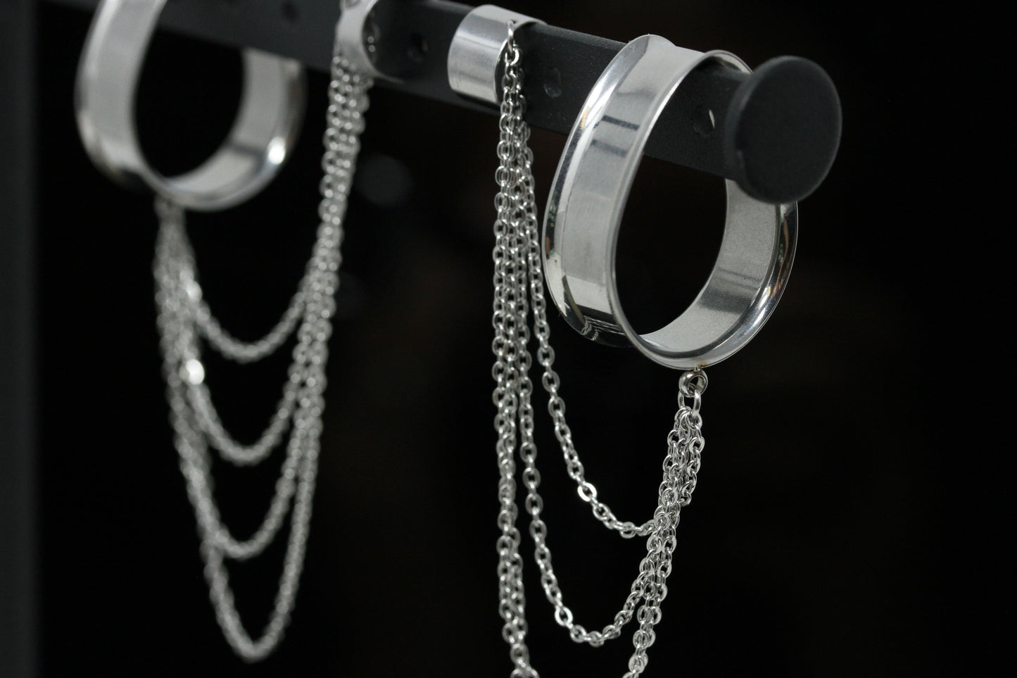 Teardrop Tunnels with cuff clip chain (Pair) - PSS154