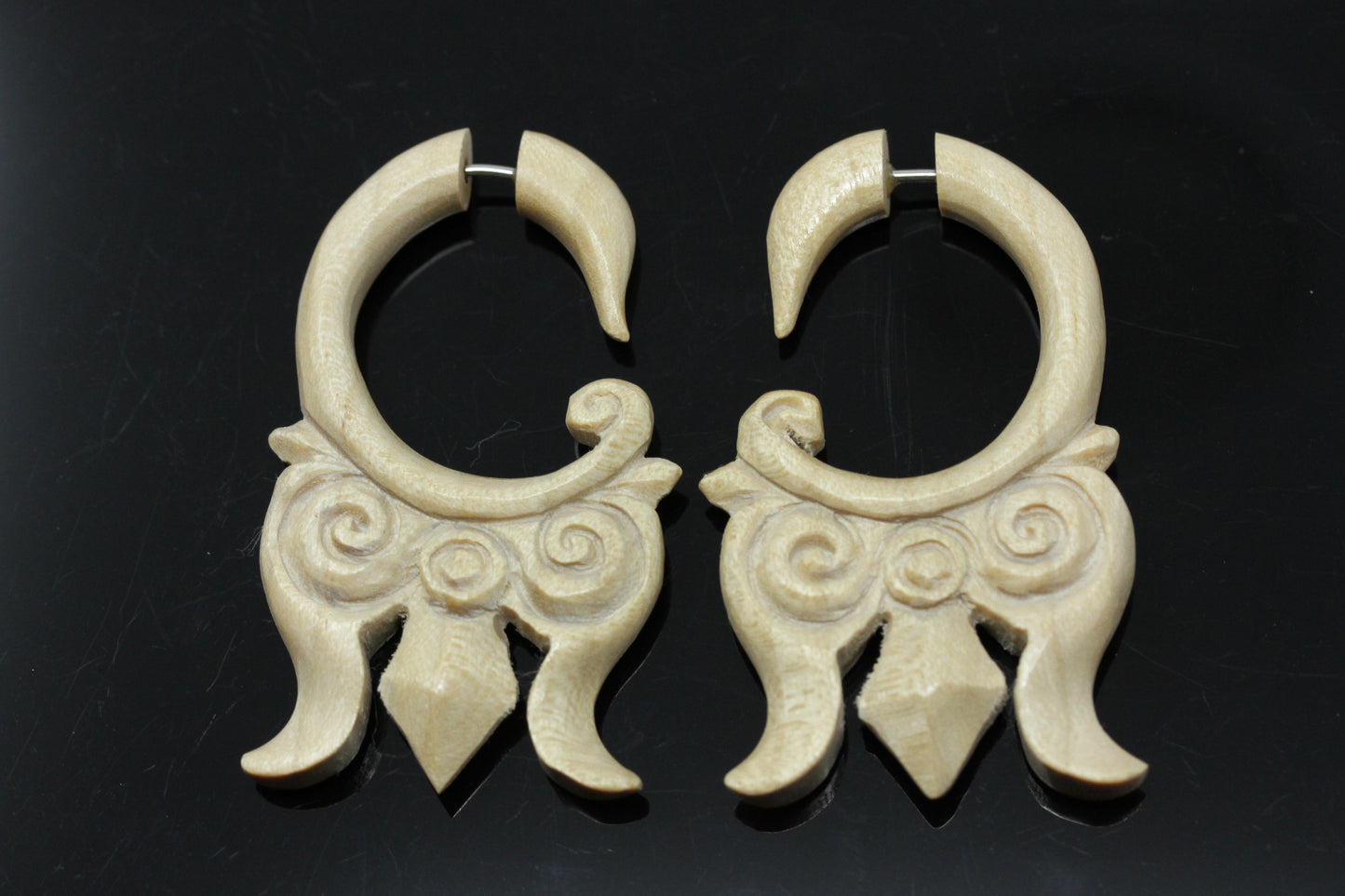 Fake Gauge Crocodile Wood Hanger Plugs