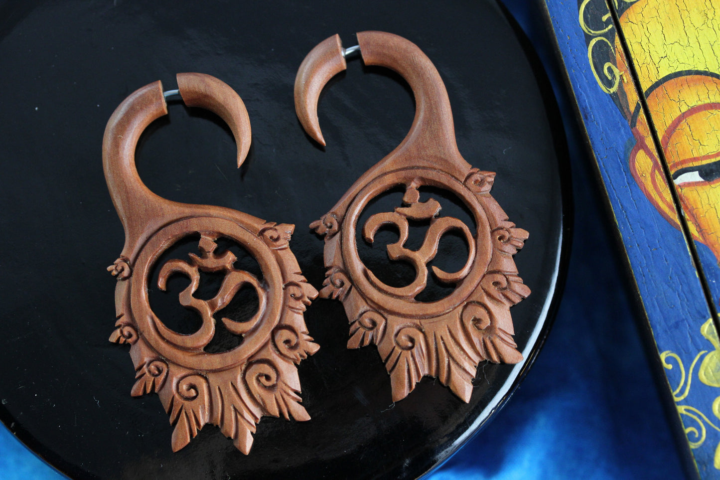 Wood OM Hanger Plugs - Fake Pair