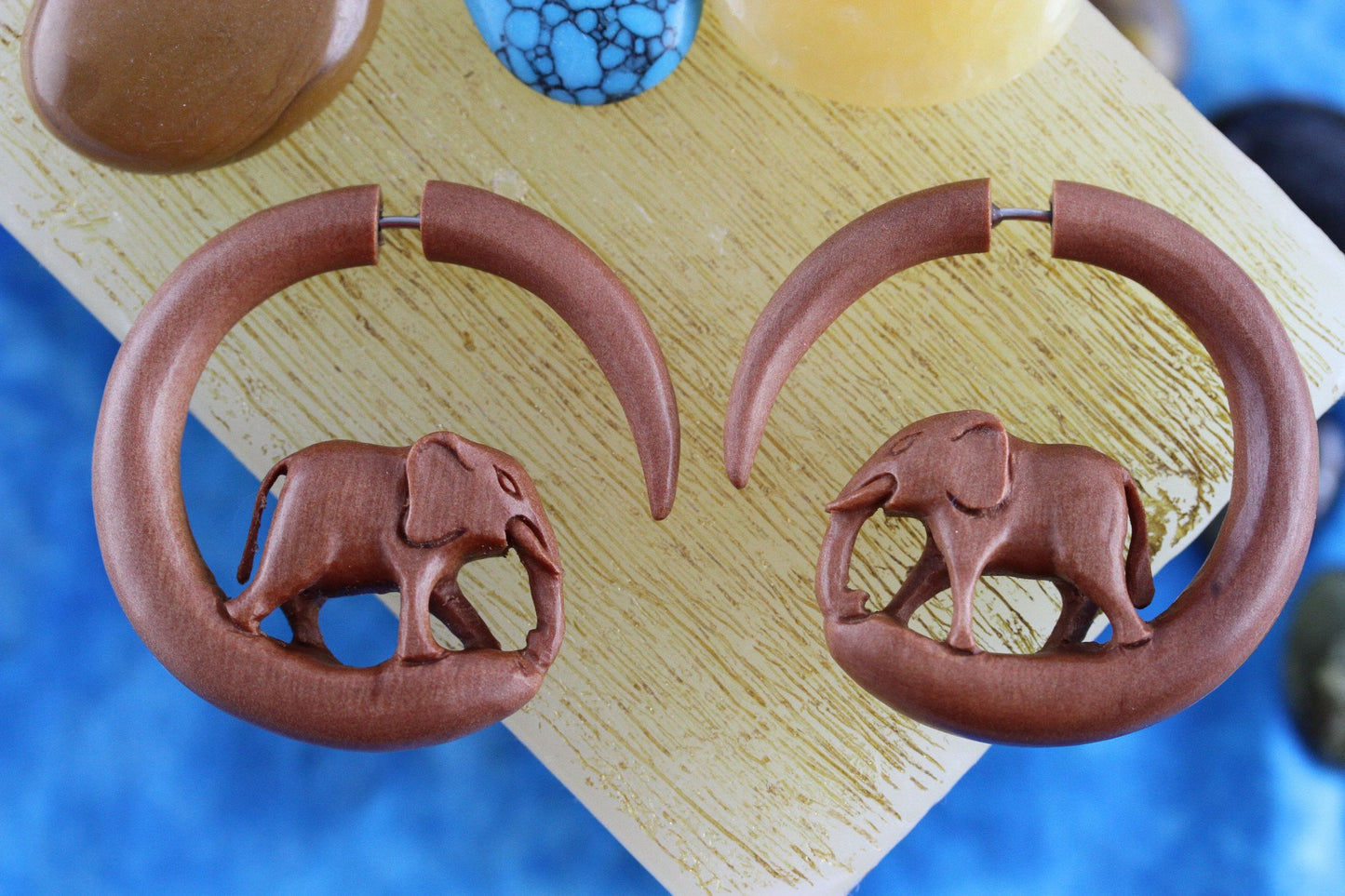 Wood Elephant Hanger Plug - Fake