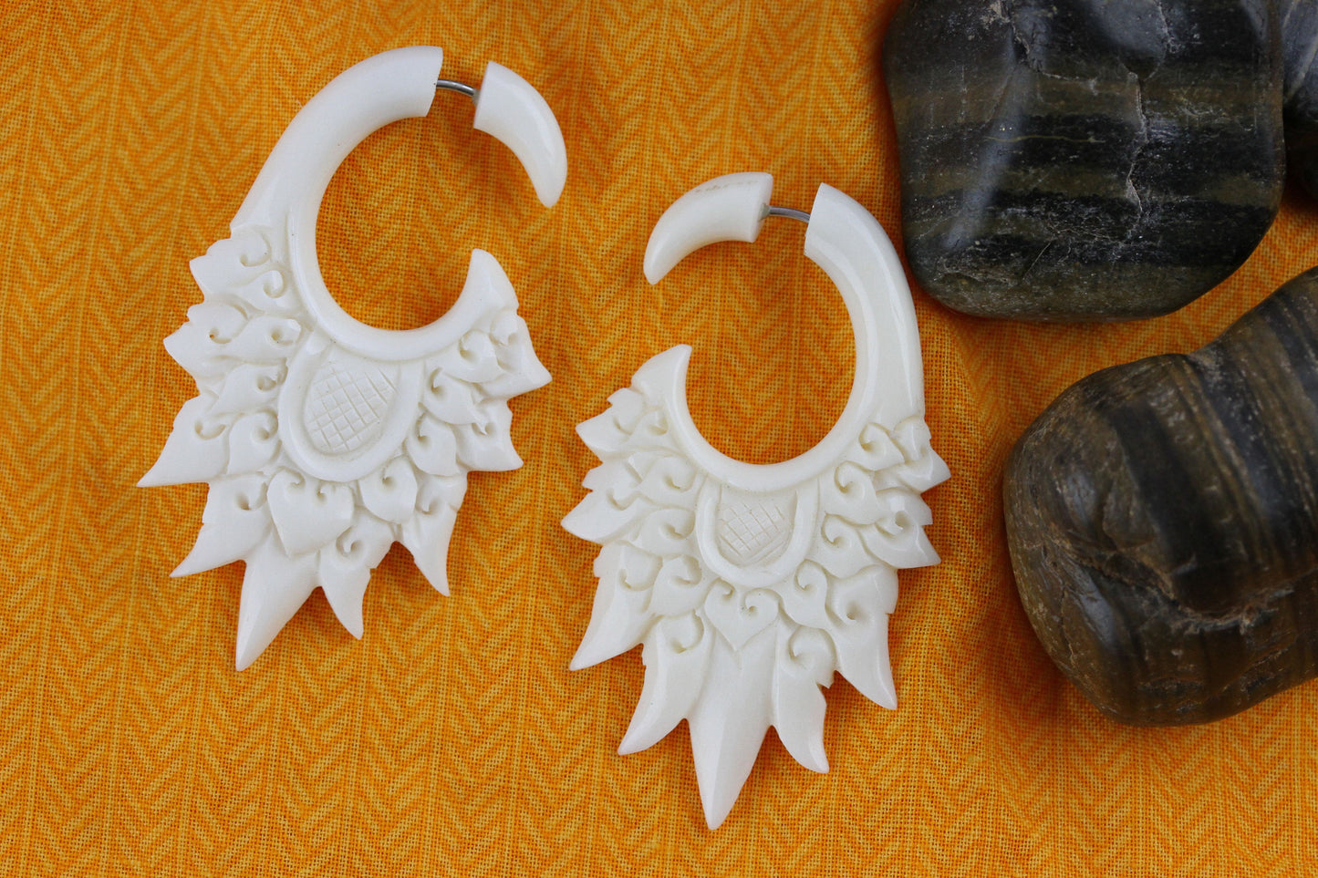 Bone Tribal Hanger Plugs - Fake Pair