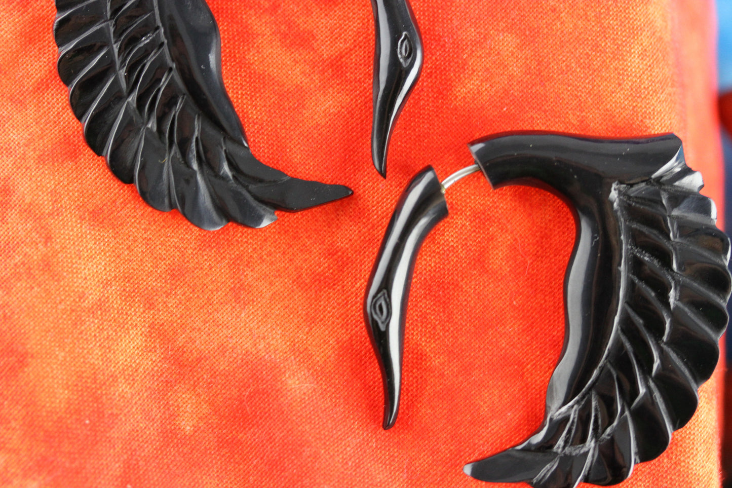 Horn Swan Hanger Plugs - Fake Pair