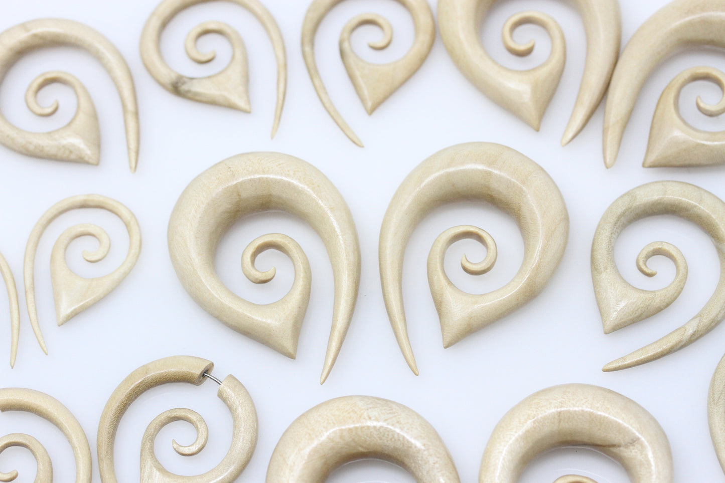 Crocodile Maori Hanger Plugs