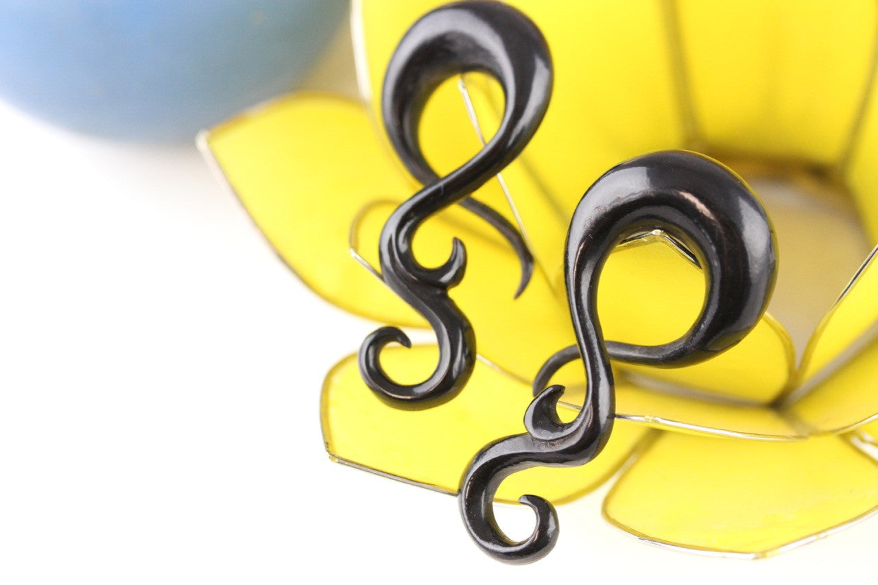 Horn Twist Hanger Plugs - Detail