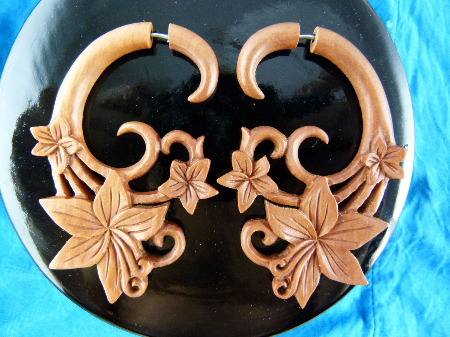 Sawo Wood Flower Hanger Fake Plug