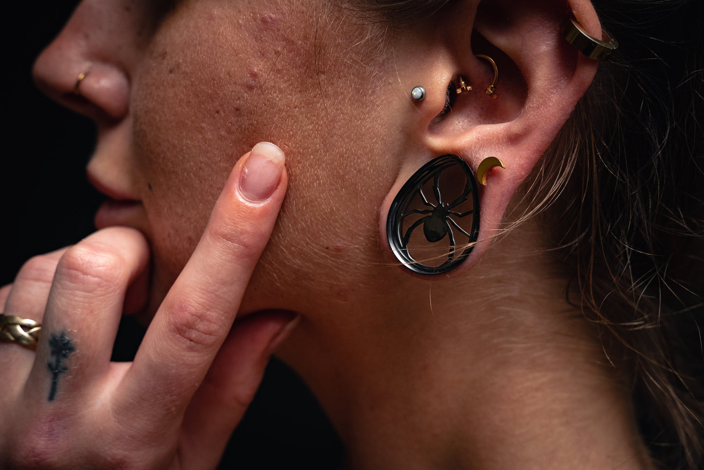 Black Spider Teardrop Tunnels (Pair) - PSS107