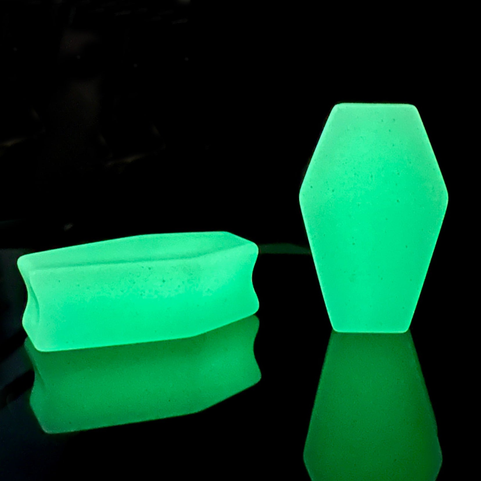 Glow in the dark coffin plugs