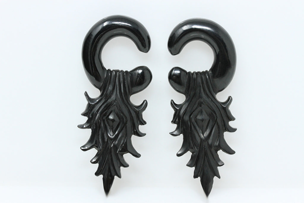 horn hanging plugs