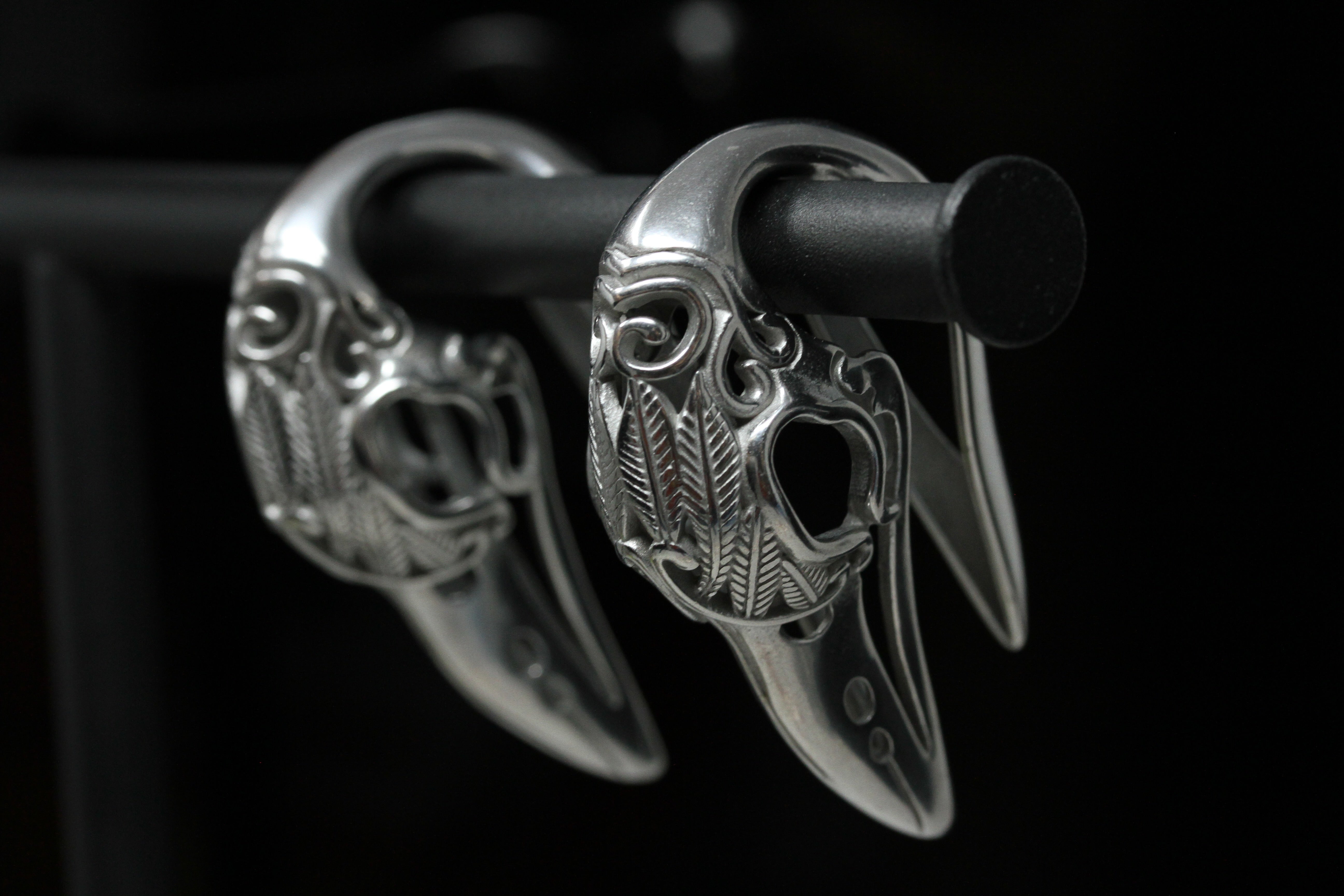 Silver Raven Skull Steel Ear Weights Pair PSS50 Two Feather Plugs