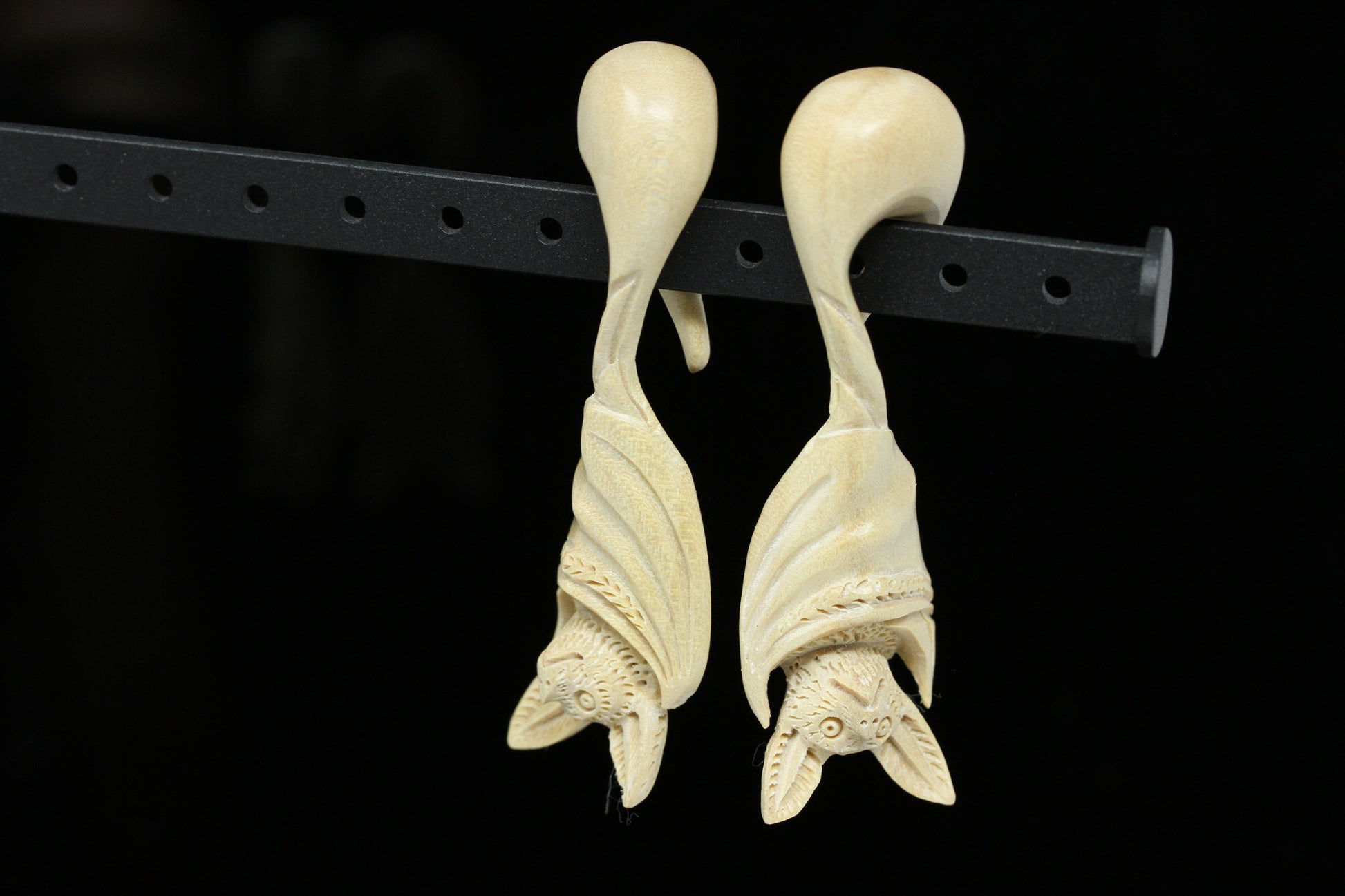 wood bat hangers gauges