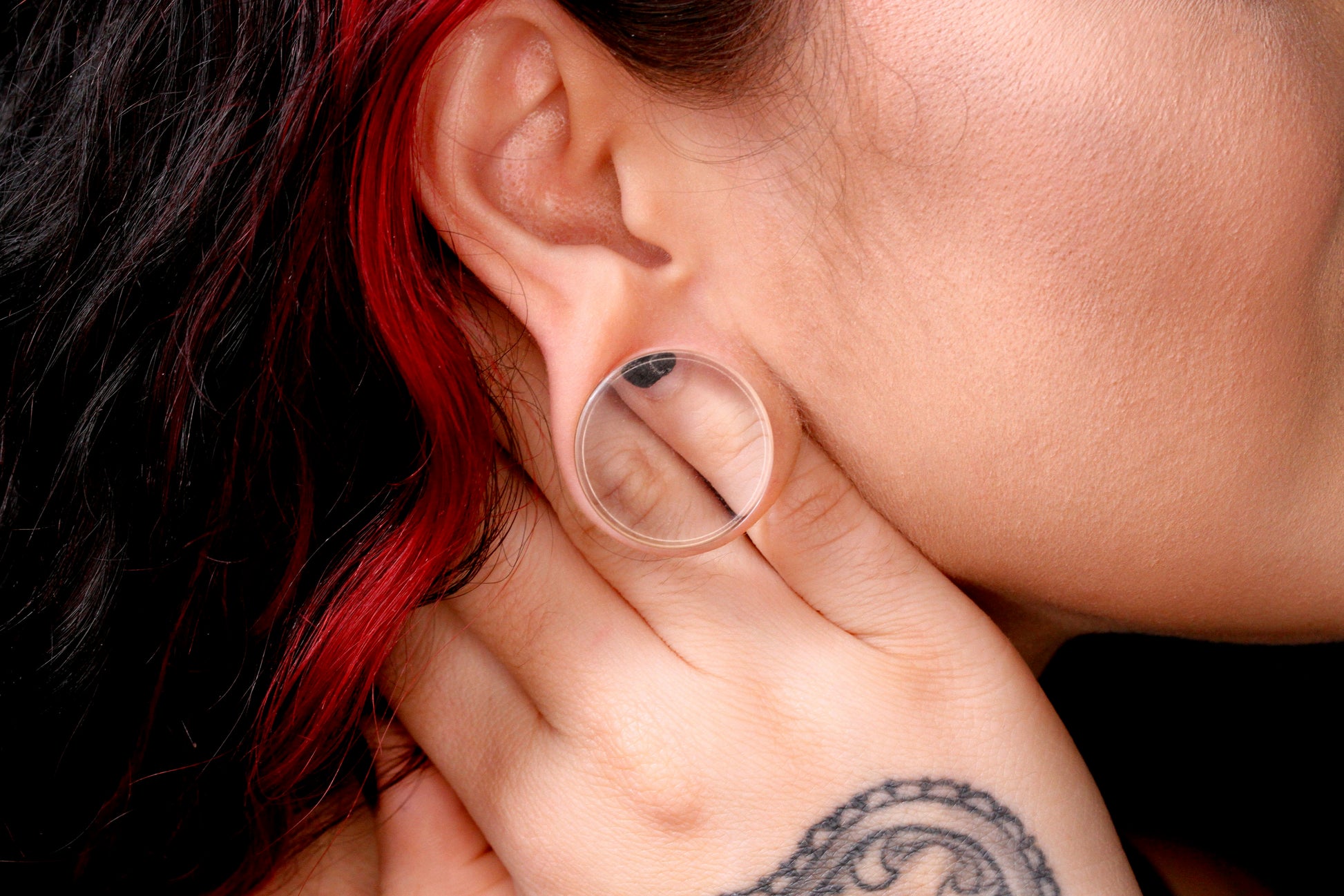 Clear glass gauged plugs