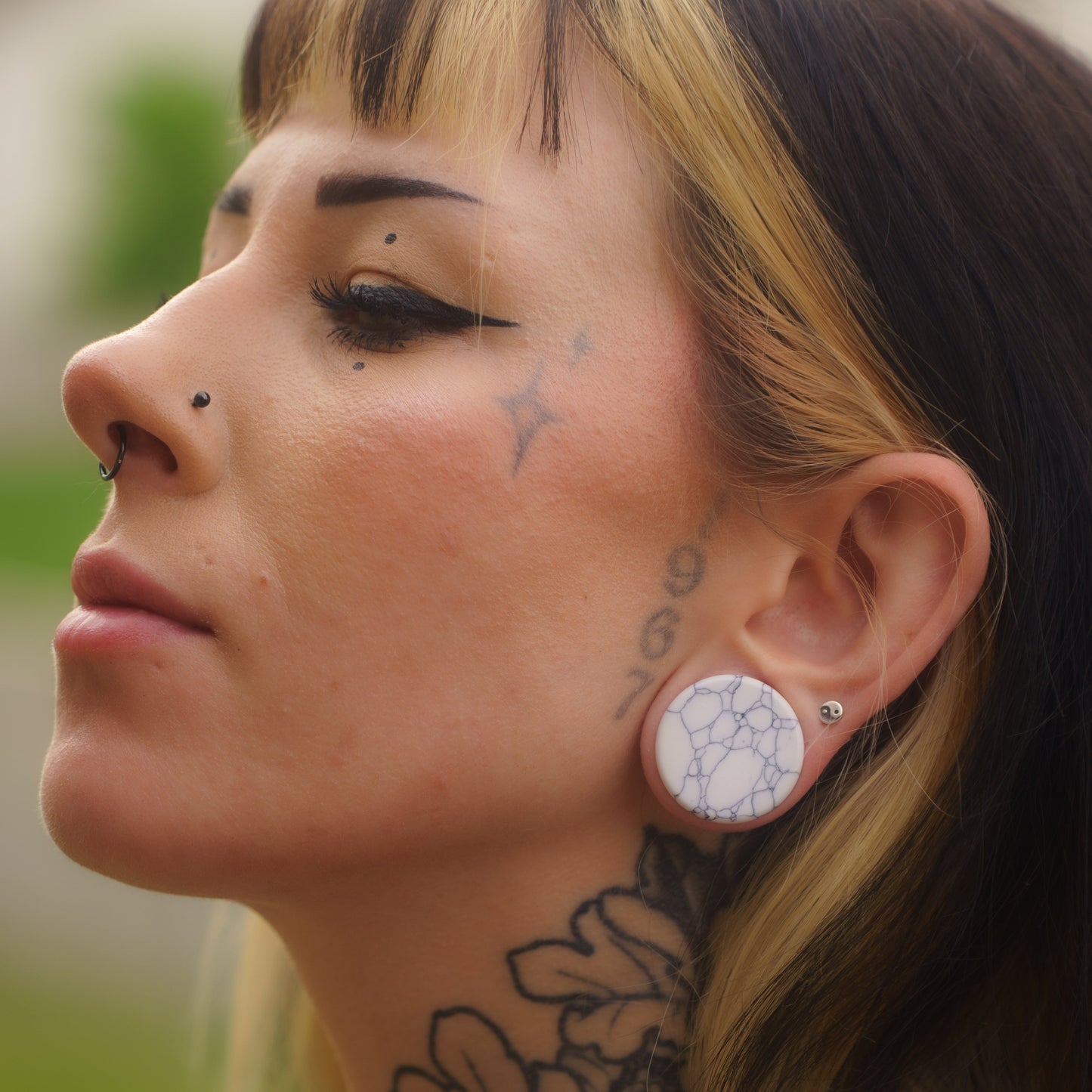 Double Flare Howlite Plugs for stretched ears (Pair) - PH112