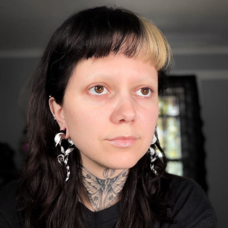 Black / White / Clear Twisting Hanger Plugs (Pair) - G070