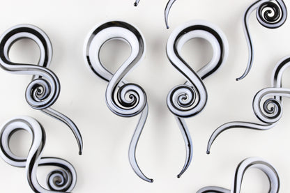 Black and White Glass Twisting Hanger Plugs 