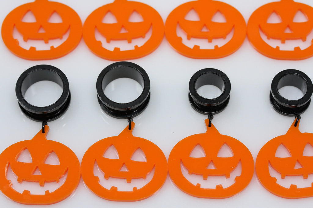 Pumpkin dangler tunnel plugs