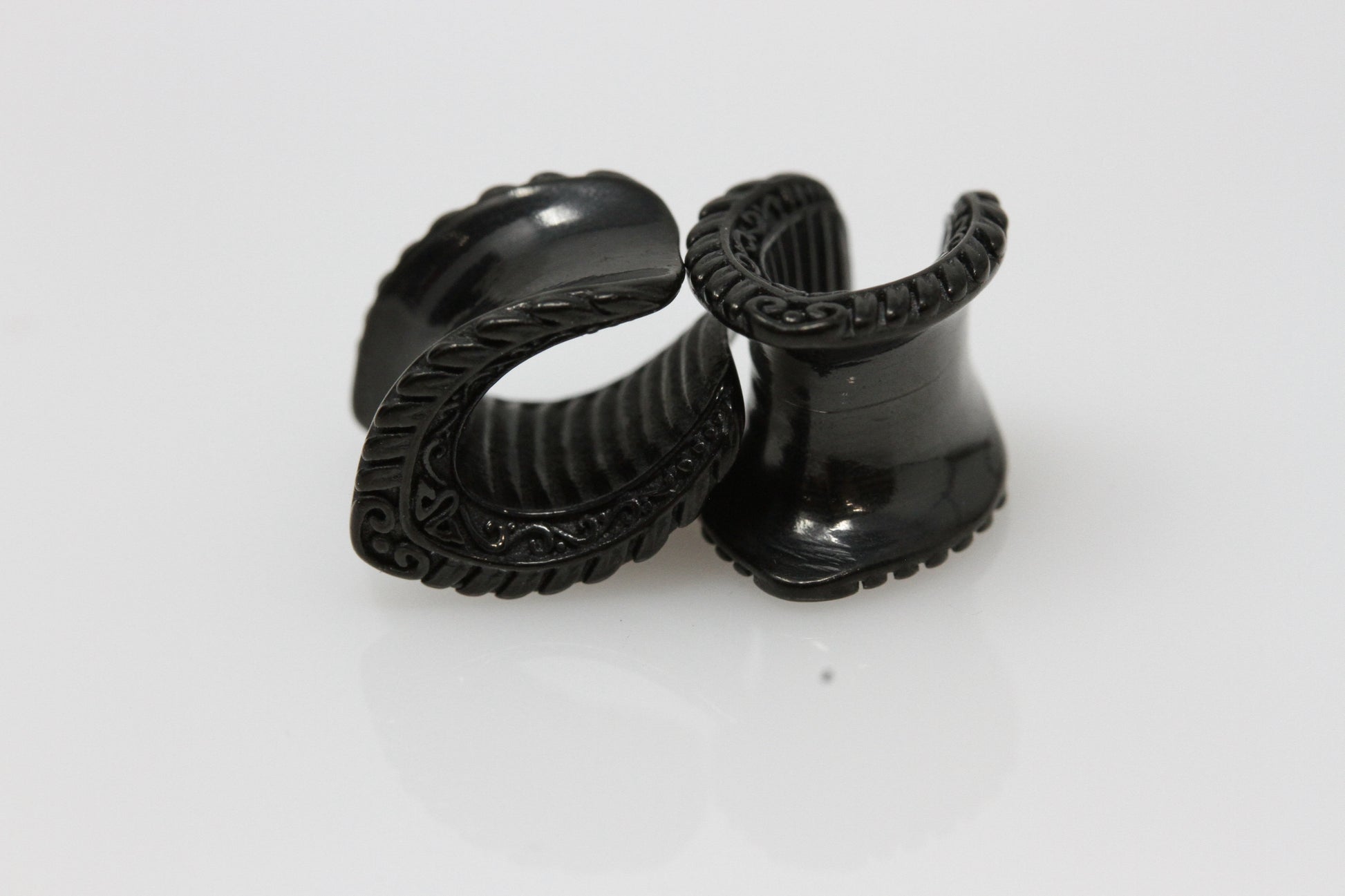 Saddles for stretched ears
