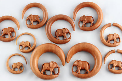 Wood Elephant Hanger Plug - Group 1