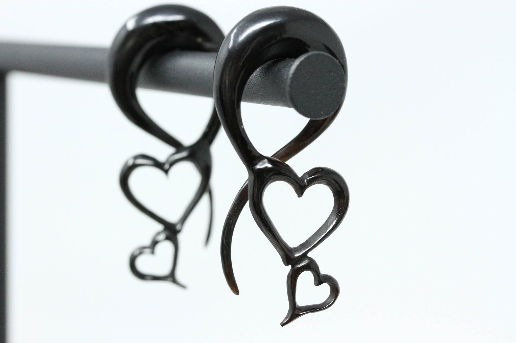 Heart Twisting Hanging Plugs (Pair) B051 Two Feather Plugs