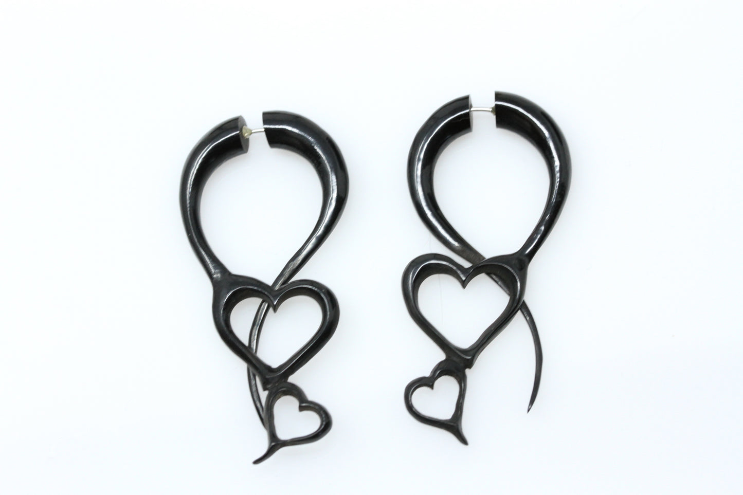 Heart Twisting Hanging Plugs (Pair) - B051