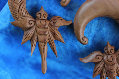 Wood Dragonfly Hanger Plugs - Detail