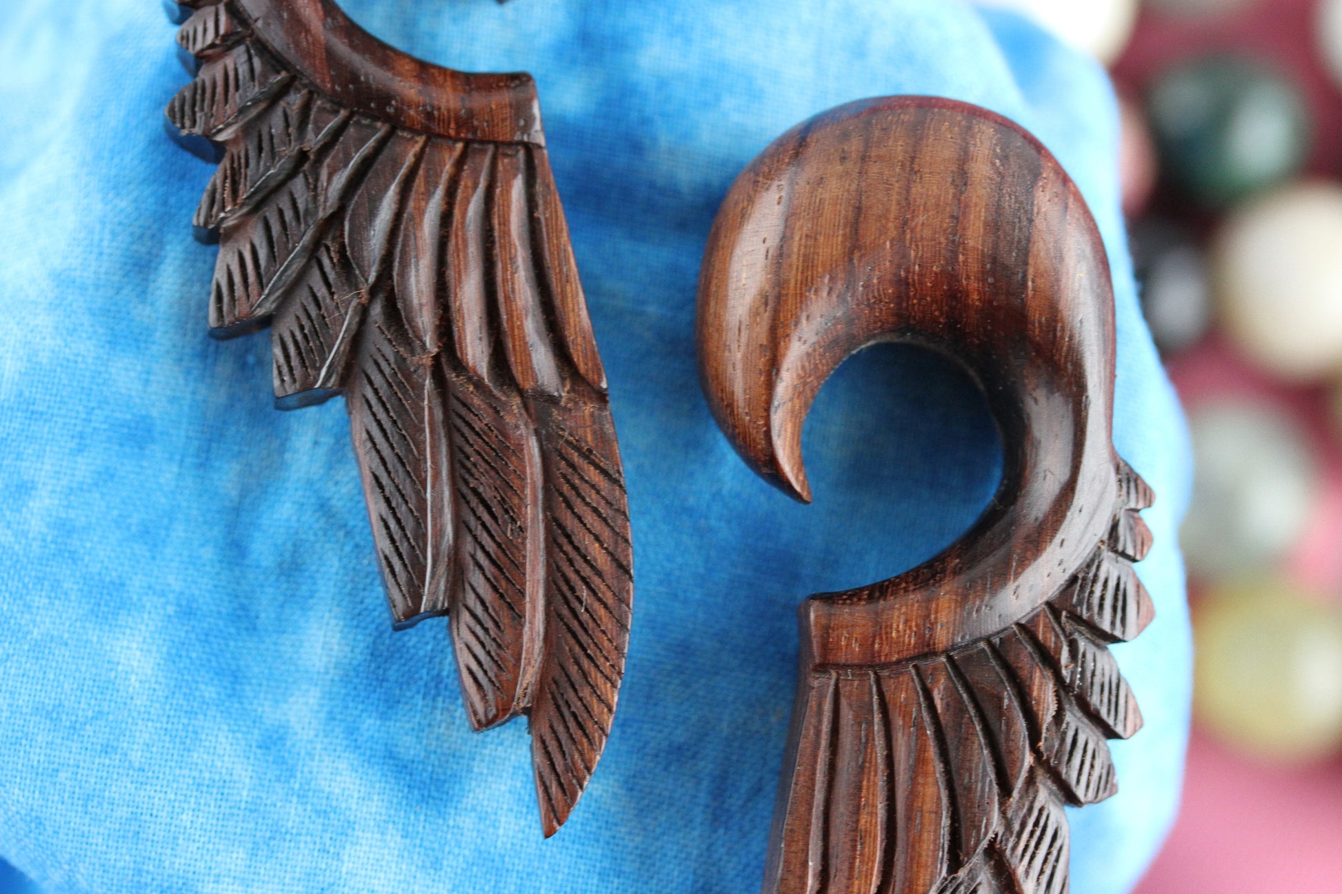 Wood Feather Hanger Plugs - Detail