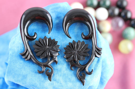 Black Lotus Carved Ear Stretch Earrings