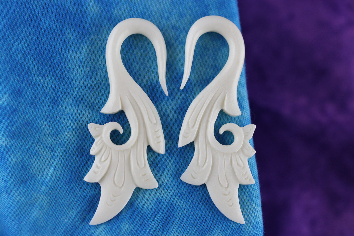 Falling Feathers Bone Plug Hangers (Pair) C047 Two Feather Plugs