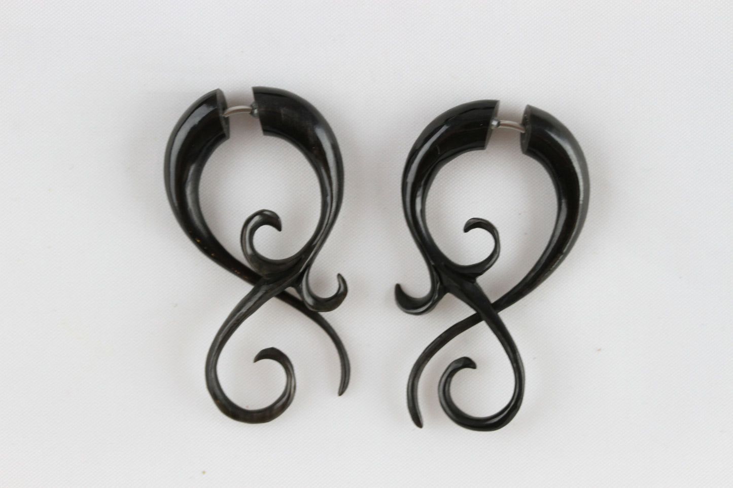 Horn Twist Hanger Plugs - Fake pair