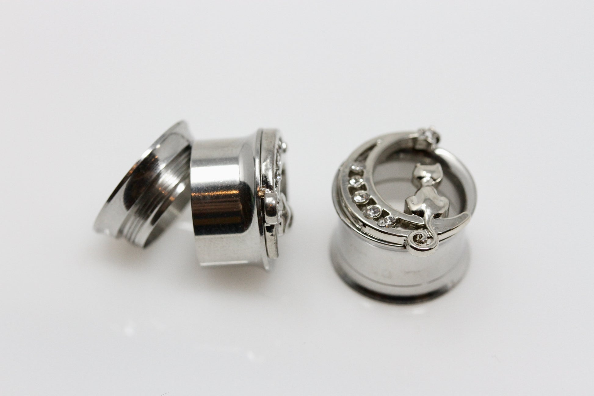 Screw on Stainless Steel Tunnels with Cat