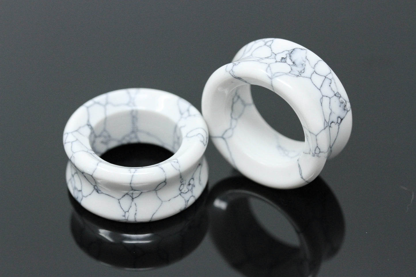 Howlite stretched ears
