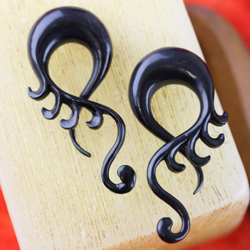 Horn Twist Hanger Plugs - Pair 1