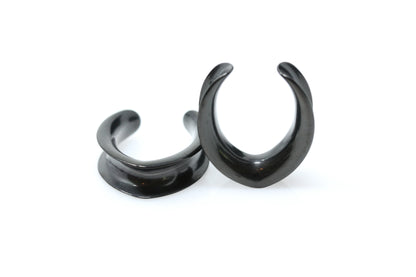 Black saddles for stretched ears