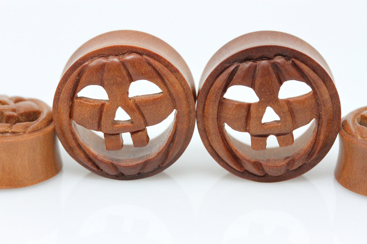 Sawo wood happy pumpkin tunnel plugs