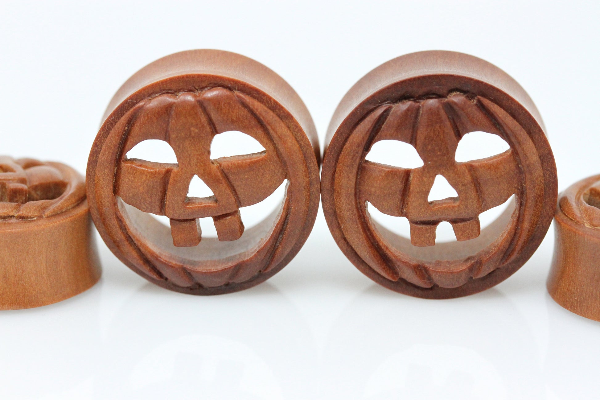 Sawo wood happy pumpkin tunnel plugs