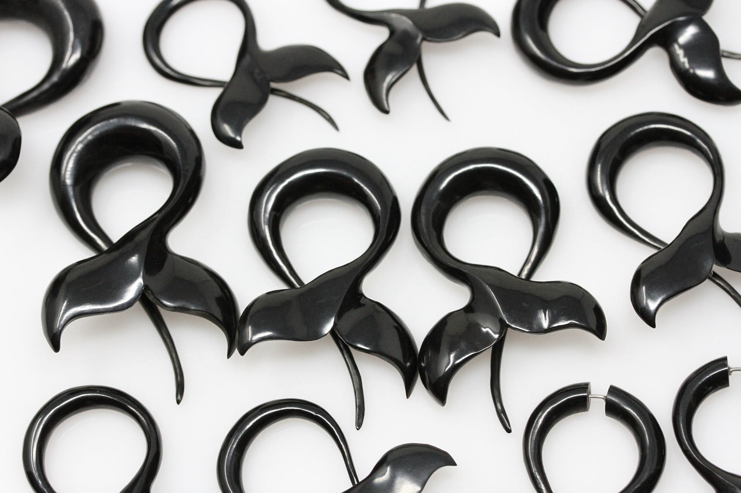 Horn Whale Tail Hanger Plugs