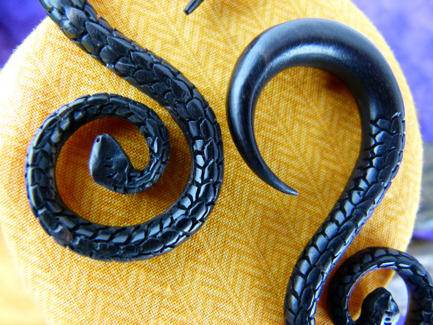 Wood Snake Hanger Plugs - Detail