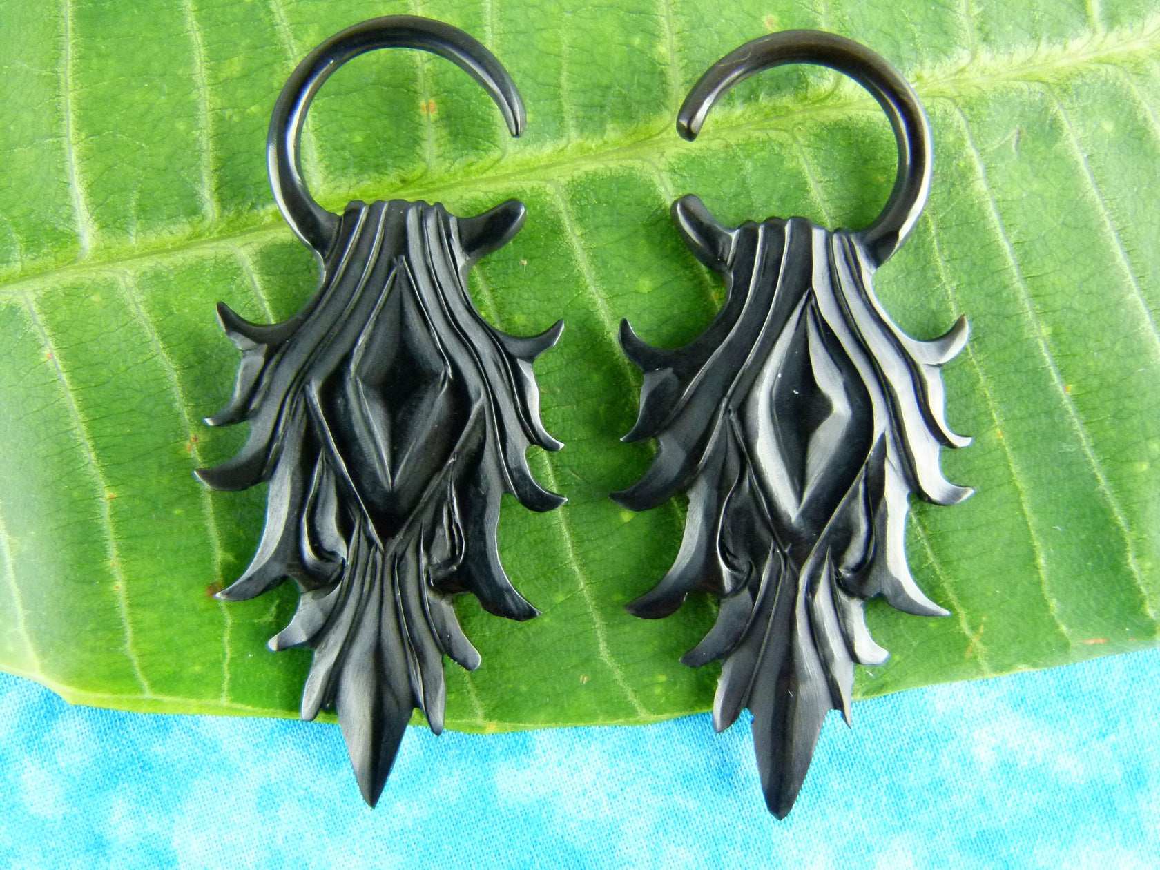 Horn Stretched Plugs Black Hangers made from Horn (Pair) B033 Two