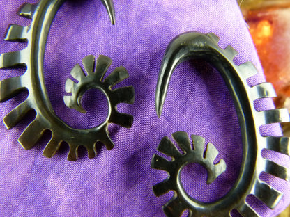 Horn Steampunk Hanger Plugs - Detail